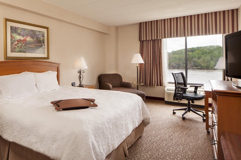 Hampton Inn-Council Bluffs - Council Bluffs, IA