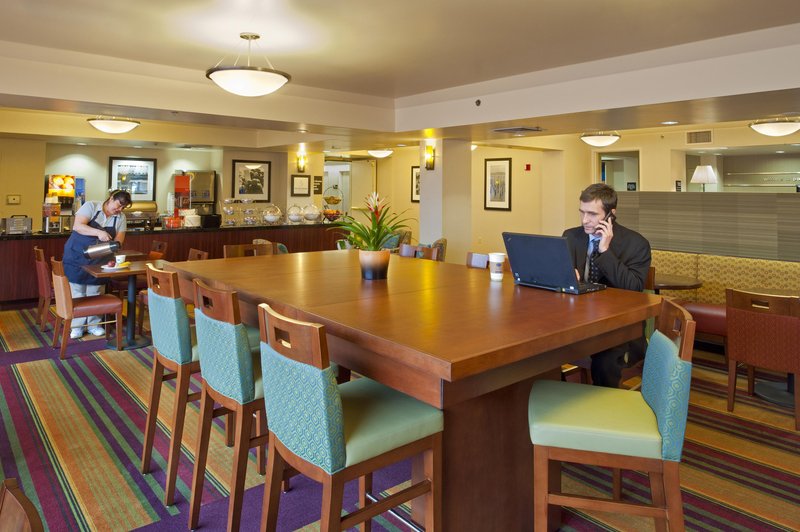Hampton Inn Portland-Airport - Portland, OR