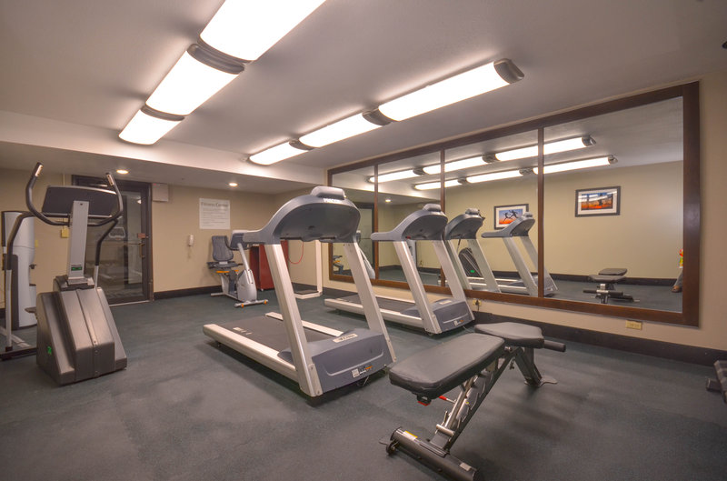 Holiday Inn Express & Suites FAYETTEVILLE-UNIV OF AR AREA - Springdale, AR