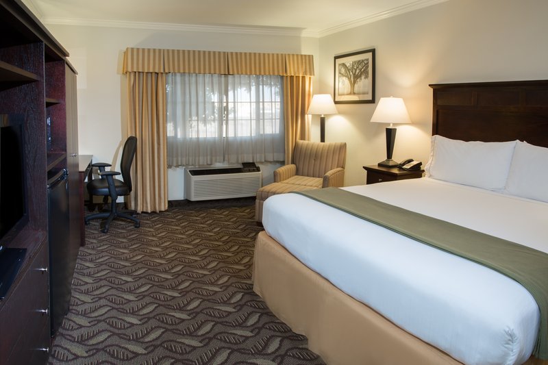 Holiday Inn Express - Lompoc, CA