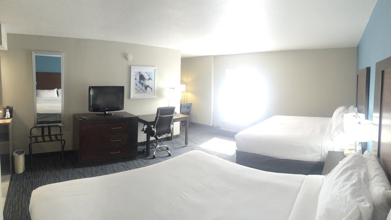 Holiday Inn Express & Suites FAYETTEVILLE-UNIV OF AR AREA - Springdale, AR