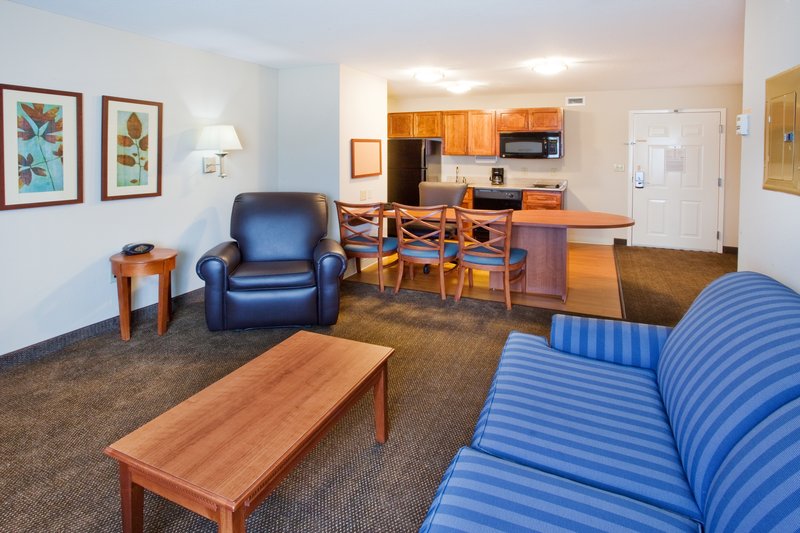 Candlewood Suites - Macon, GA