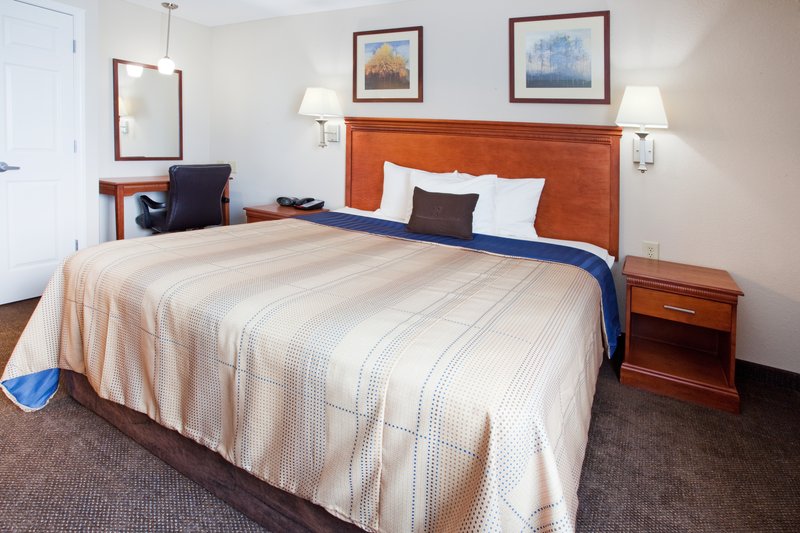Candlewood Suites - Macon, GA