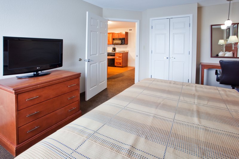Candlewood Suites - Macon, GA