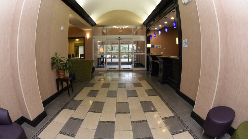 Holiday Inn Express & Suites BATON ROUGE NORTH - Zachary, LA