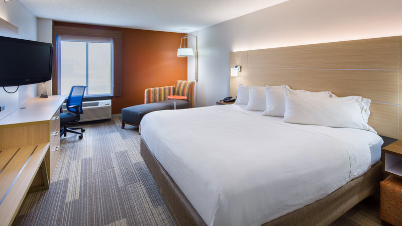 Holiday Inn Express CEDAR RAPIDS (COLLINS RD) - Cedar Rapids, IA