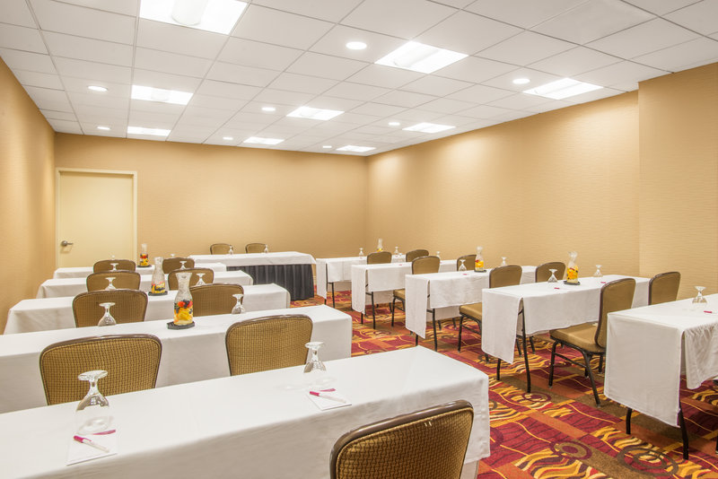 Crowne Plaza-Boston-Newton - Newton, MA