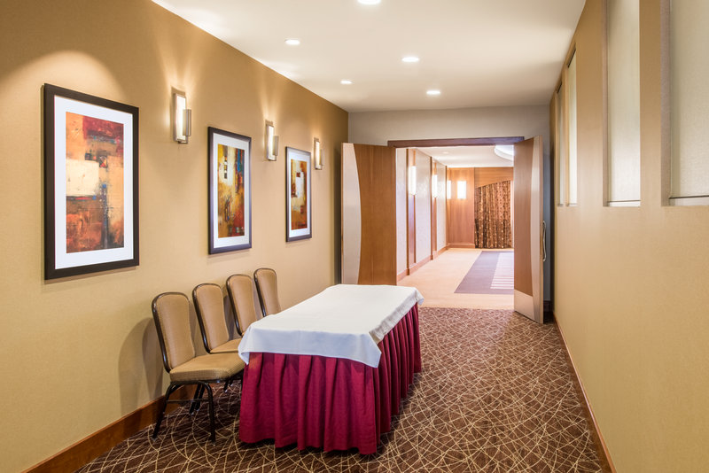 Crowne Plaza-Boston-Newton - Newton, MA