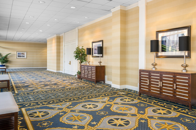 Crowne Plaza Hampton Marina - Hampton, VA