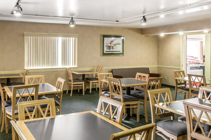 Econo Lodge - Live Oak, FL