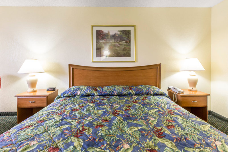 Econo Lodge - Live Oak, FL