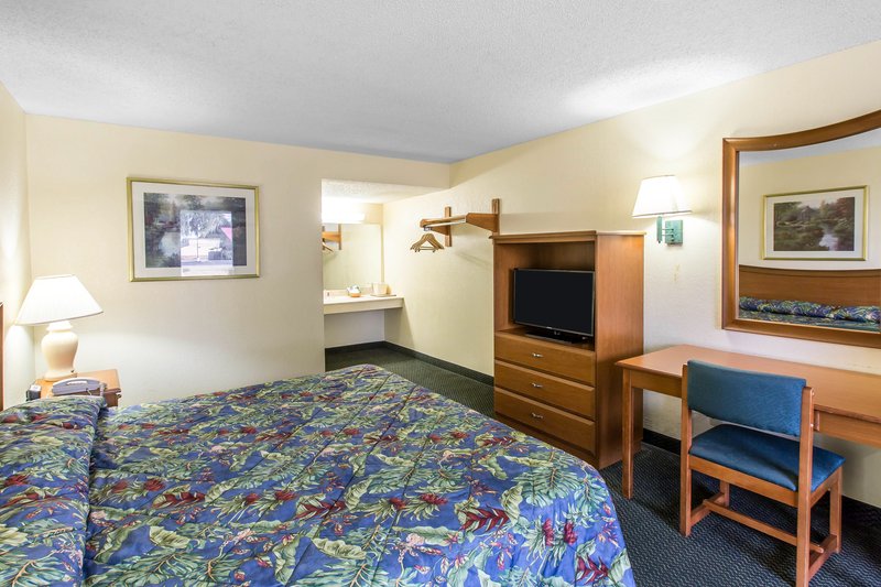 Econo Lodge - Live Oak, FL