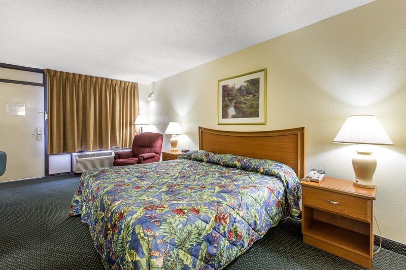 Econo Lodge - Live Oak, FL