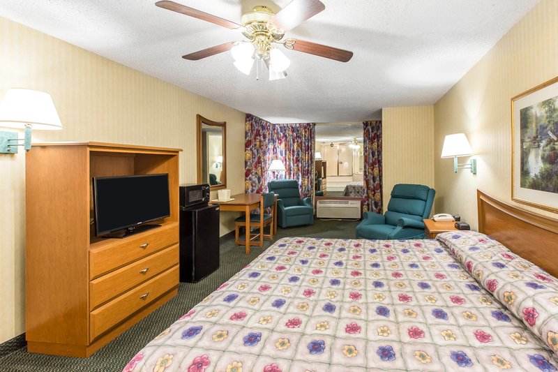 Econo Lodge - Live Oak, FL