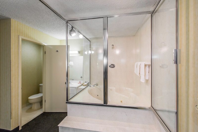 Econo Lodge - Live Oak, FL