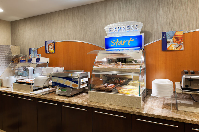Holiday Inn Express PHILADELPHIA AIRPORT - Marcus Hook, PA