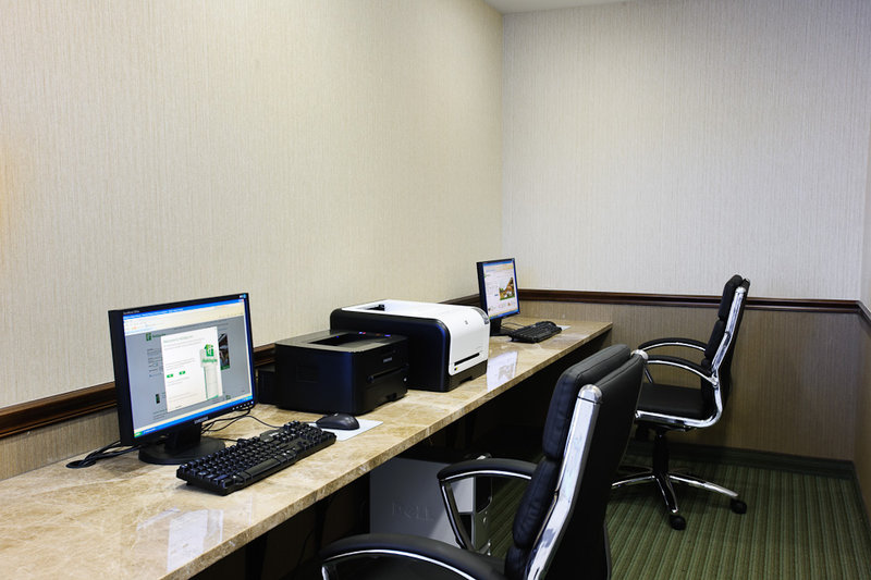 Holiday Inn Express PHILADELPHIA AIRPORT - Marcus Hook, PA