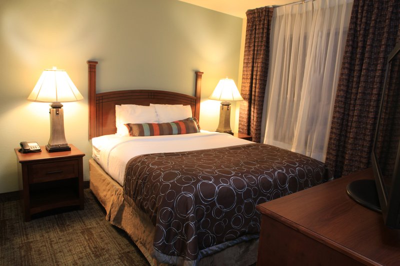 Staybridge Suites-Columbia-Hwy - Columbia, MO