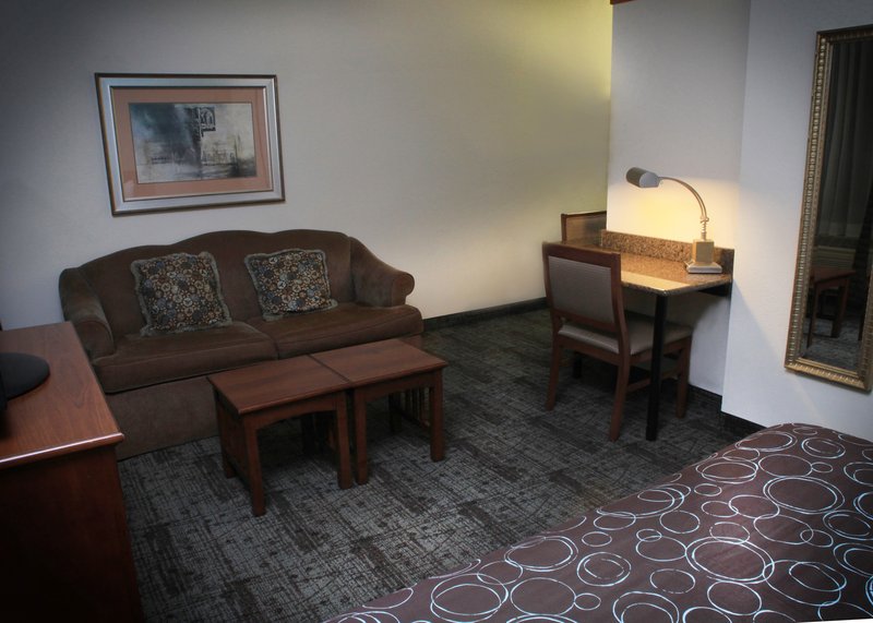 Staybridge Suites-Columbia-Hwy - Columbia, MO
