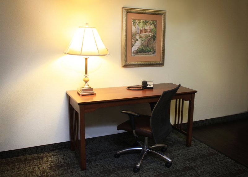 Staybridge Suites-Columbia-Hwy - Columbia, MO
