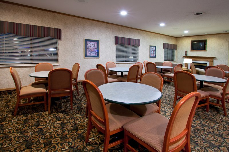 Holiday Inn Express HOWE (STURGIS, MI) - Howe, IN