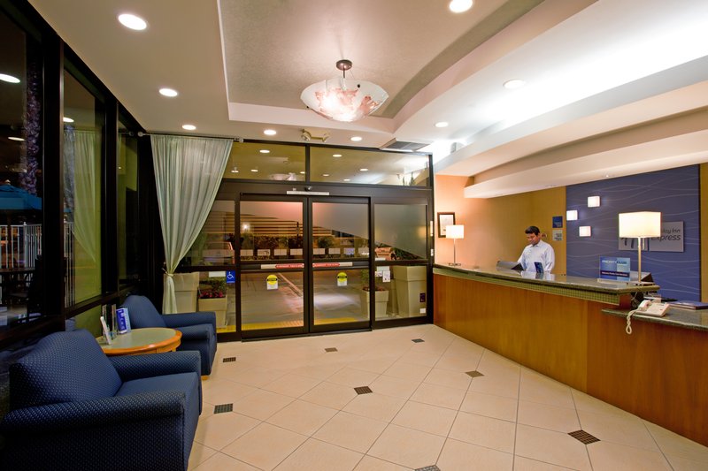 Holiday Inn Express Redwood City-Central - Redwood City, CA