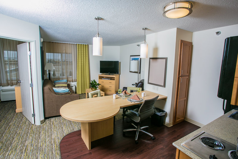 Candlewood Suites-Fargo-N - Leonard, ND