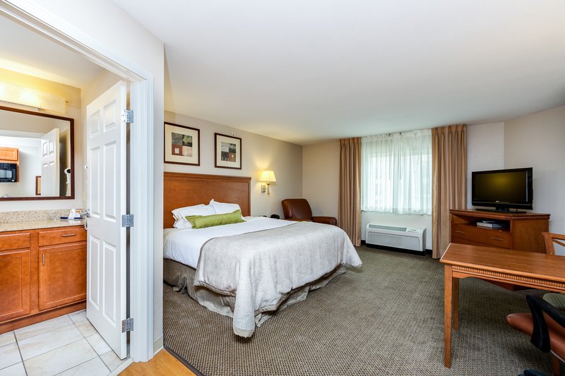 Candlewood Suites WATERLOO- CEDAR FALLS - Waterloo, IA