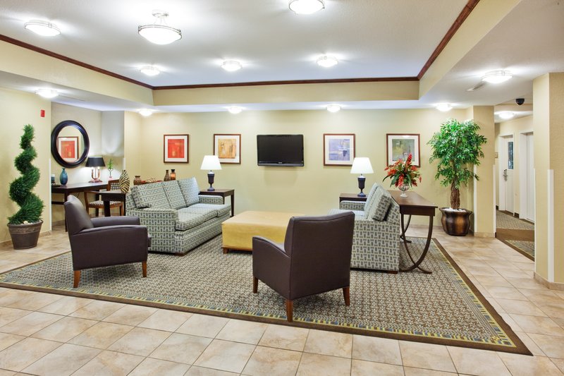Candlewood Suites - Macon, GA