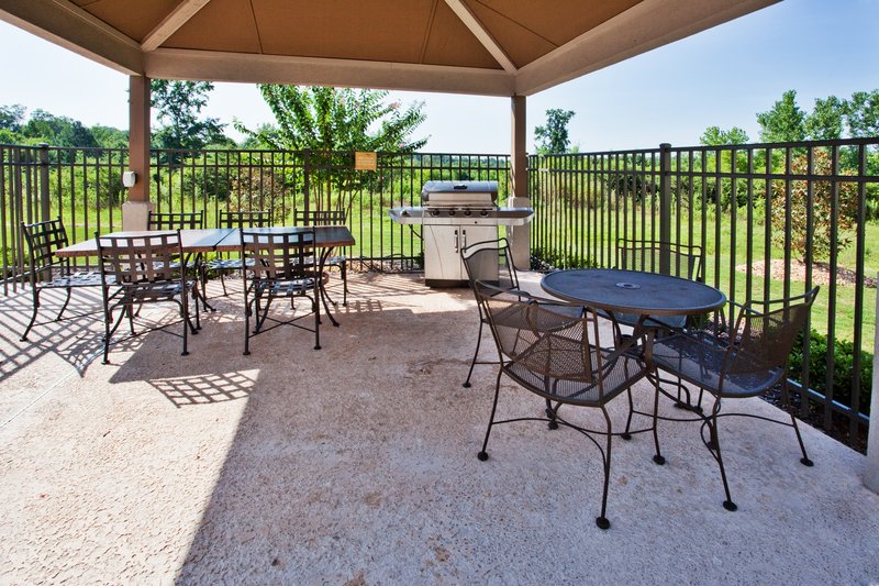 Candlewood Suites - Macon, GA