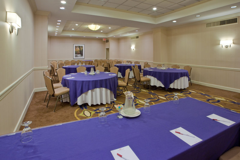 Crowne Plaza - Alexandria, VA