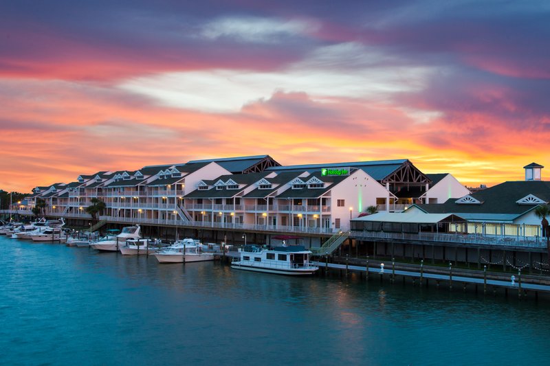 Holiday Inn Hotel & Suites CLEARWATER BEACH S-HARBOURSIDE - Indian Rocks Beach, FL