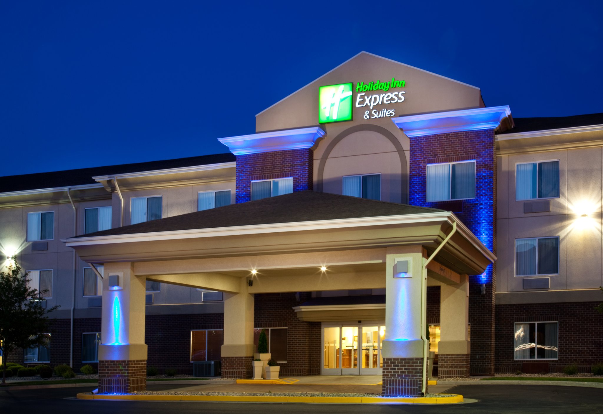 Holiday Inn Express Hotel & Suites- Brookings, SD Hotels- Tourist Class