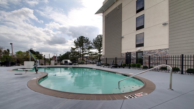 Holiday Inn Express Hotel & Suites Jackson Downtown-Coliseum - Jackson, MS