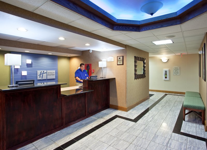 Holiday Inn Express & Suites ST. CLAIRSVILLE - Centuria, WI