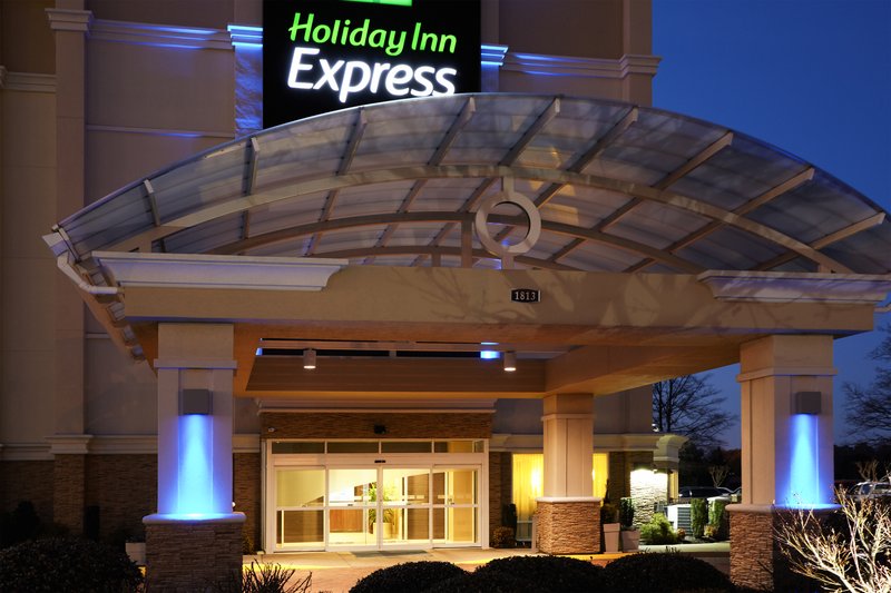 Holiday Inn Express-Hampton - Hampton, VA