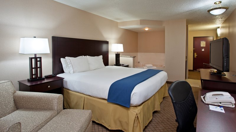 Holiday Inn Express GROVE CITY (OUTLET CENTER) - Mercer, PA