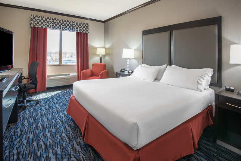Holiday Inn Express CLEVELAND AIRPORT - BROOK PARK - Brook Park, OH