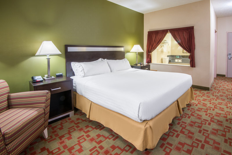 Holiday Inn Express CLEVELAND AIRPORT - BROOK PARK - Brook Park, OH