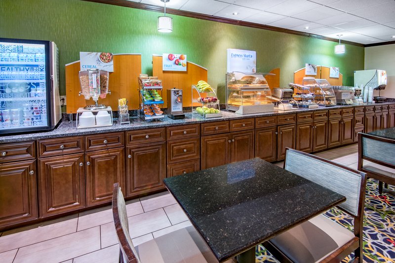 Holiday Inn Express CLEVELAND AIRPORT - BROOK PARK - Brook Park, OH