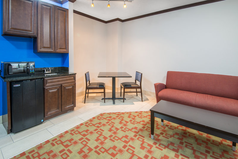 Holiday Inn Express CLEVELAND AIRPORT - BROOK PARK - Brook Park, OH