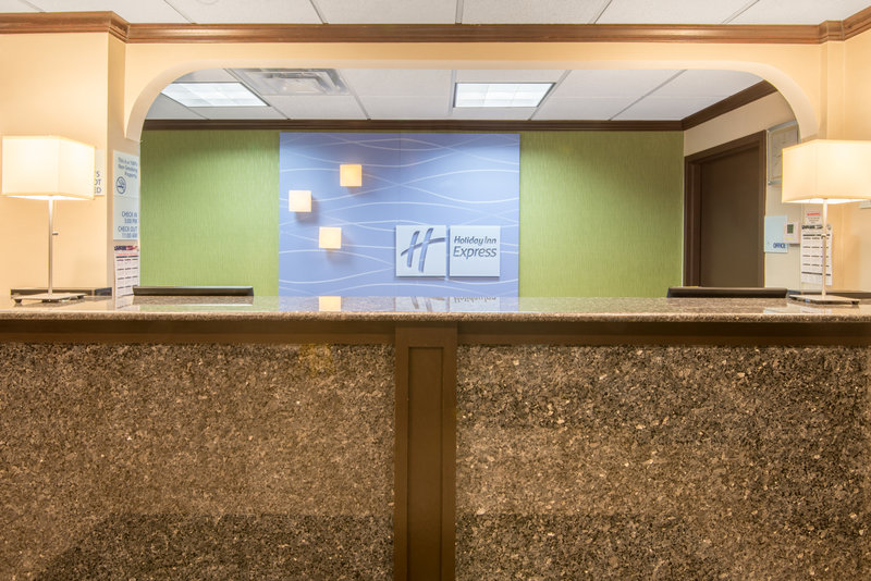 Holiday Inn Express CLEVELAND AIRPORT - BROOK PARK - Brook Park, OH
