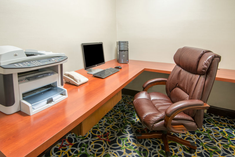 Holiday Inn Express CLEVELAND AIRPORT - BROOK PARK - Brook Park, OH