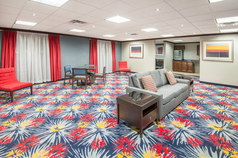 Holiday Inn Express CLEVELAND AIRPORT - BROOK PARK - Brook Park, OH