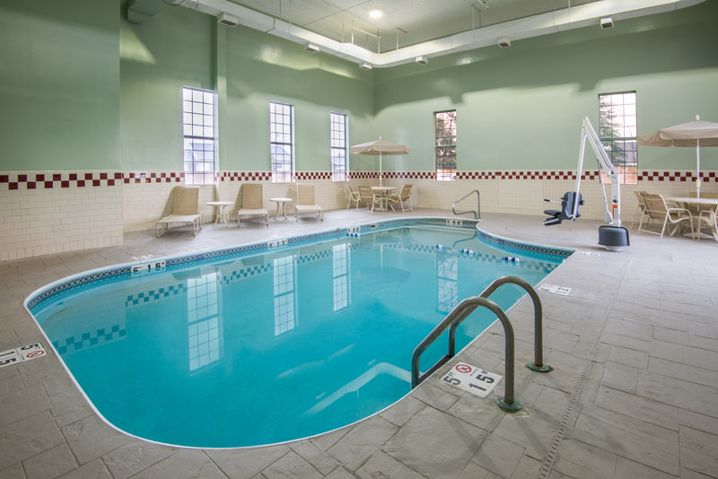 Holiday Inn Express CLEVELAND AIRPORT - BROOK PARK - Brook Park, OH
