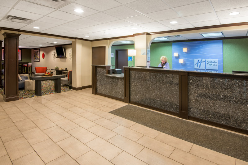 Holiday Inn Express CLEVELAND AIRPORT - BROOK PARK - Brook Park, OH