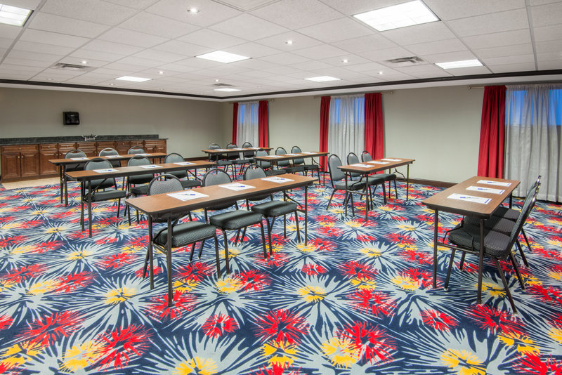 Holiday Inn Express CLEVELAND AIRPORT - BROOK PARK - Brook Park, OH