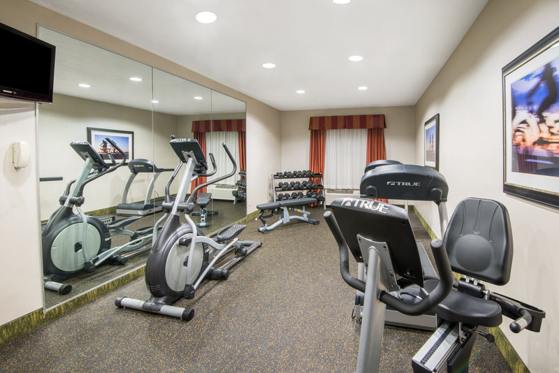 Holiday Inn Express CLEVELAND AIRPORT - BROOK PARK - Brook Park, OH