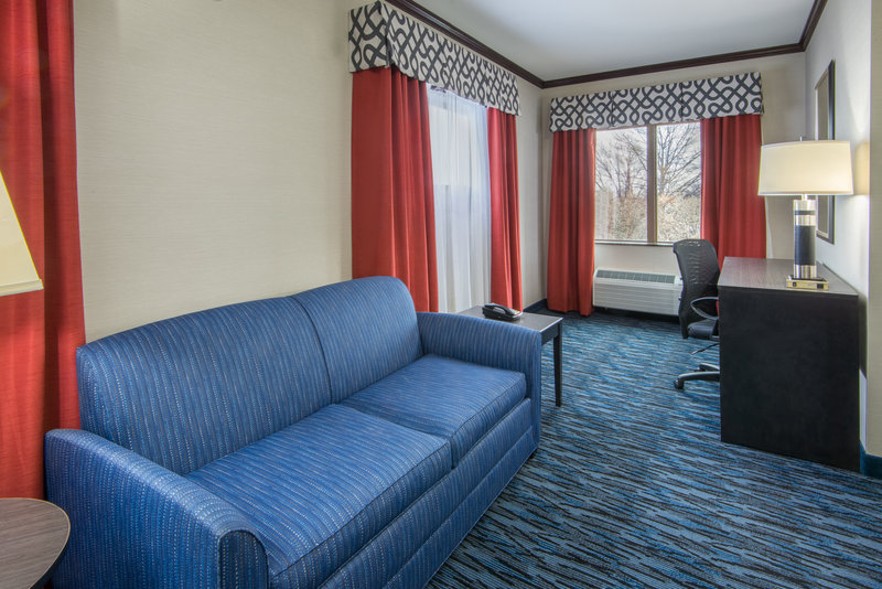 Holiday Inn Express CLEVELAND AIRPORT - BROOK PARK - Brook Park, OH