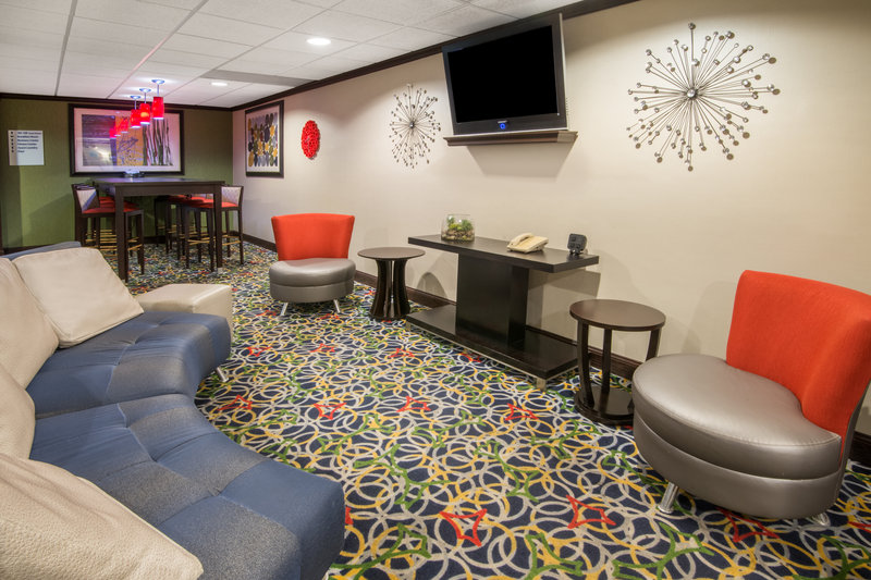 Holiday Inn Express CLEVELAND AIRPORT - BROOK PARK - Brook Park, OH